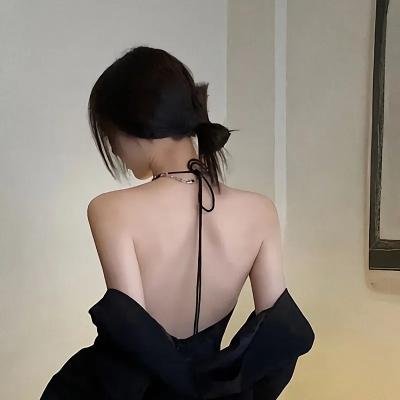 三条黑暗的街道